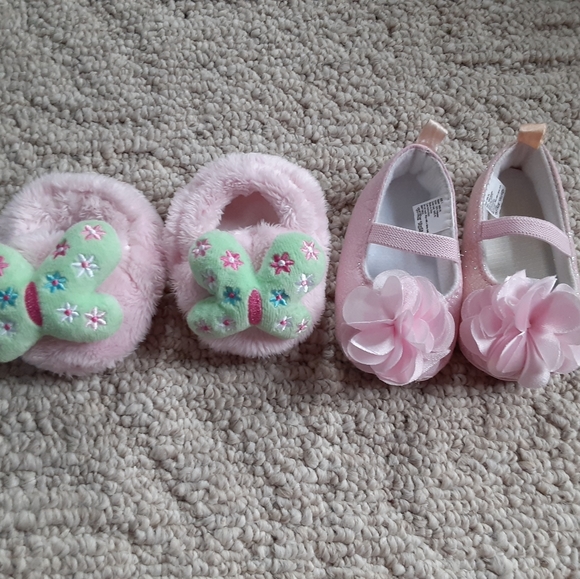 Baby shoes/slippers - Picture 1 of 4